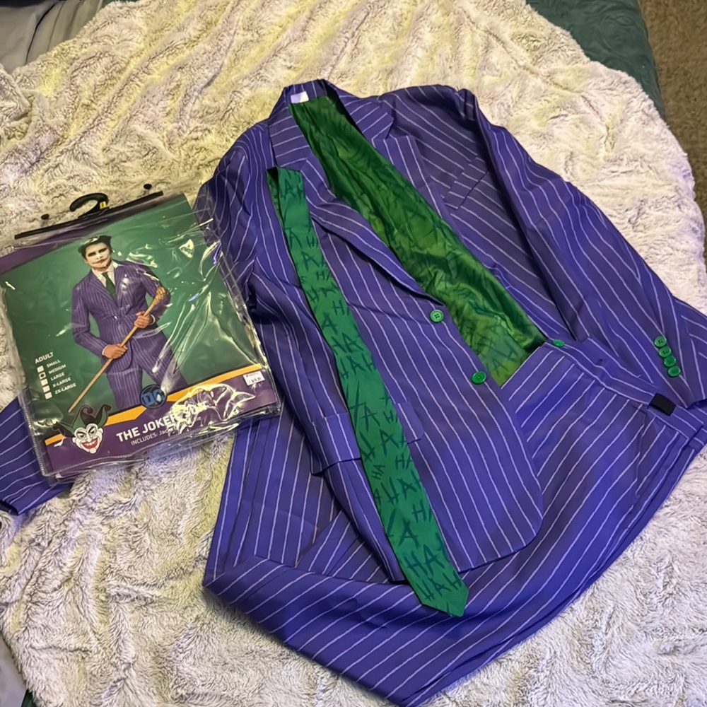 Joker costume size medium
